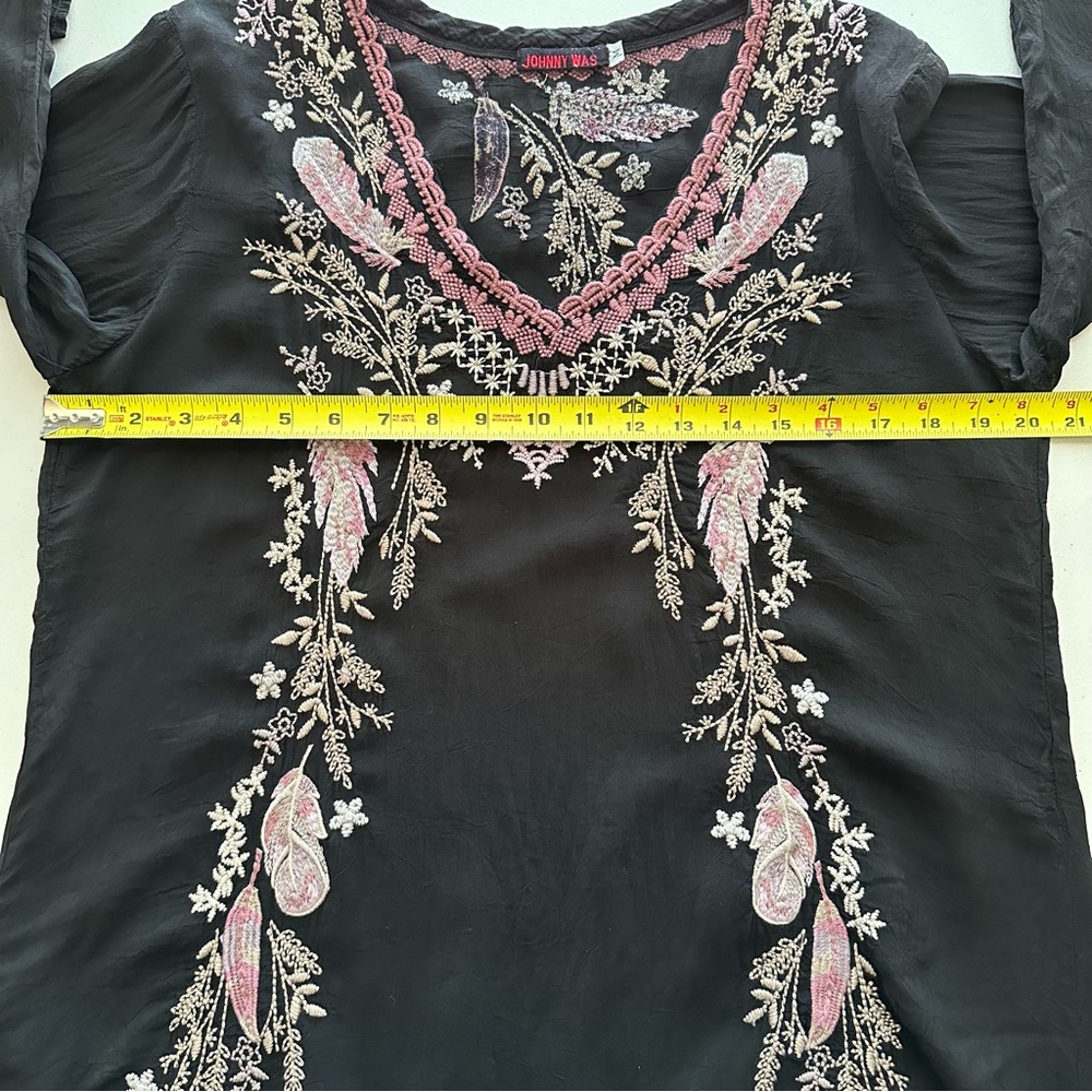 JOHNNY WAS Embroidered V-Neck Tunic Top Women’s Size Medium - Picture 8 of 8